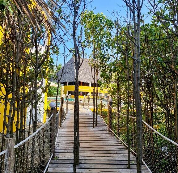 Reef & Beach Resort   Spa Jambiani