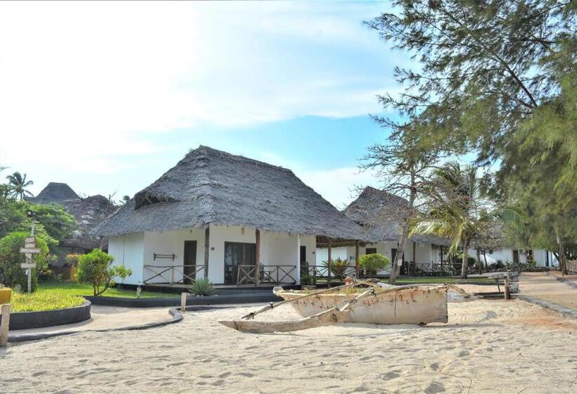 Reef & Beach Resort   Spa Jambiani