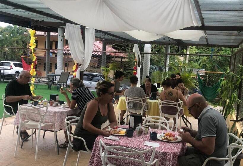 Roxy S Bed & Breakfast