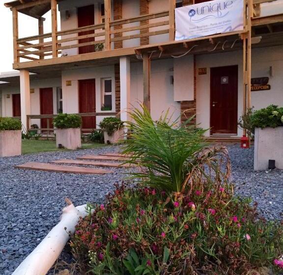 Unique Hotel & Suites