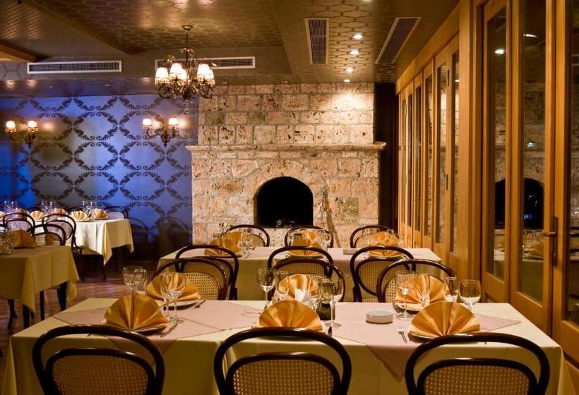 هتل çarshia E Jupave