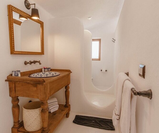 فندق The White Lodge