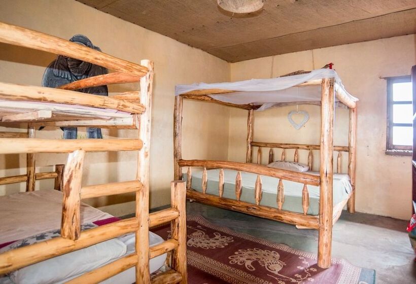 Hotel We4kenya Guesthouses And Farm