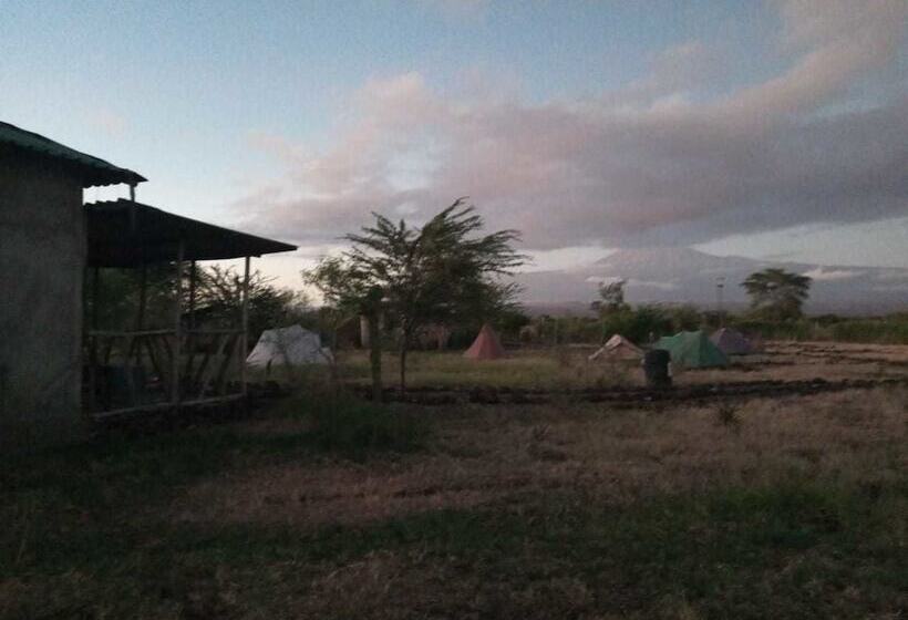 Hotel We4kenya Guesthouses And Farm