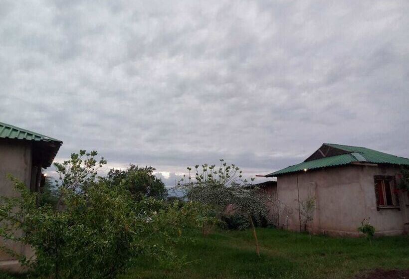 Hotel We4kenya Guesthouses And Farm