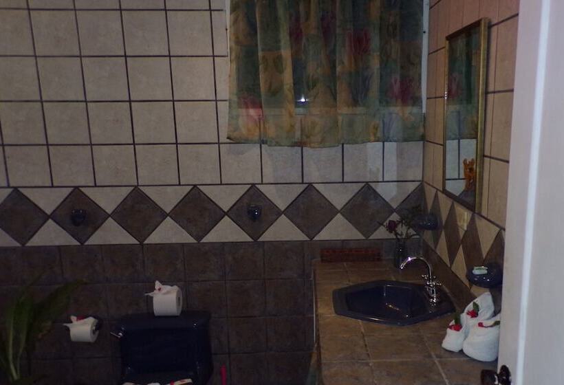 Mycasa's Bed And Breakfast