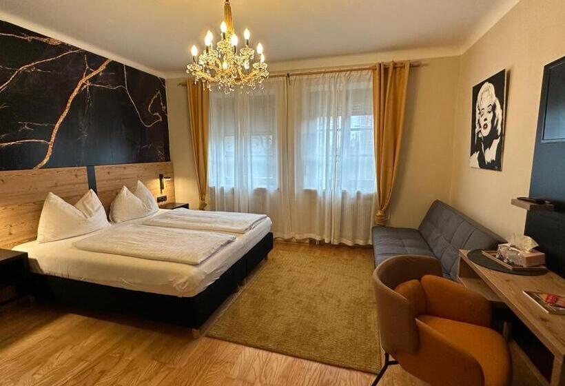 Отель Pension Amelie