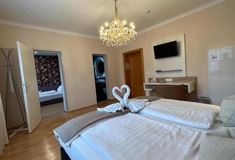 Отель Pension Amelie