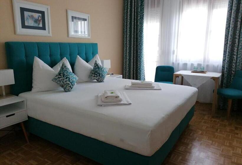 Отель Pension Amelie