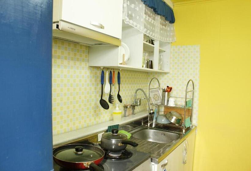 הוסטל Aark House