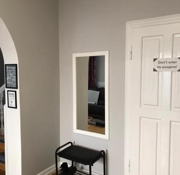 Pelican Guest House & Hostel