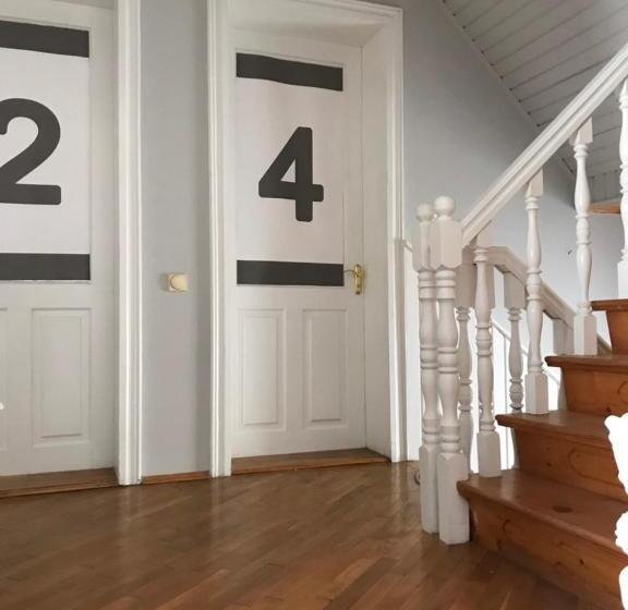 Pelican Guest House & Hostel