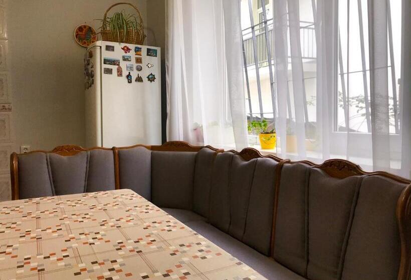 Pelican Guest House & Hostel