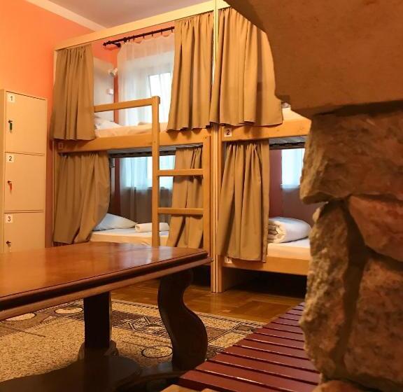 Pelican Guest House & Hostel