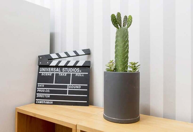 Cozzzy Guest House   Hostel