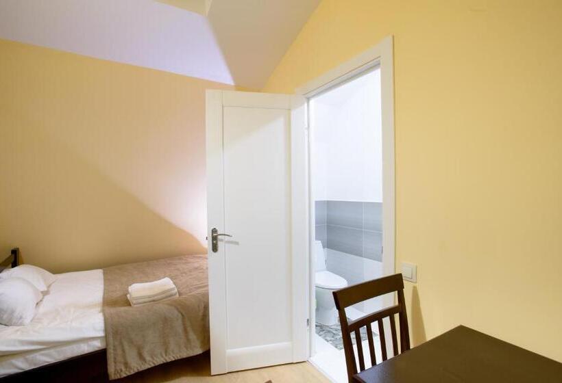 Gar'is Hostel Lviv