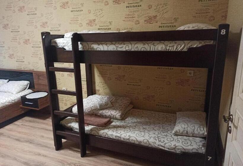 Hostel Q ,15 хв до жд вокзалу