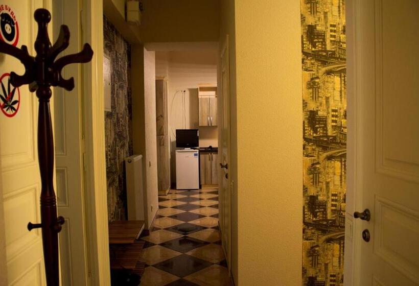 Hostel Q ,15 хв до жд вокзалу