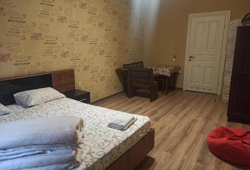 Hostel Q ,15 хв до жд вокзалу