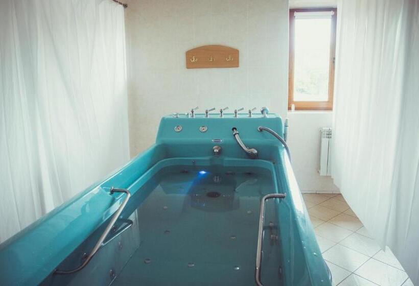 هتل срібний водограй