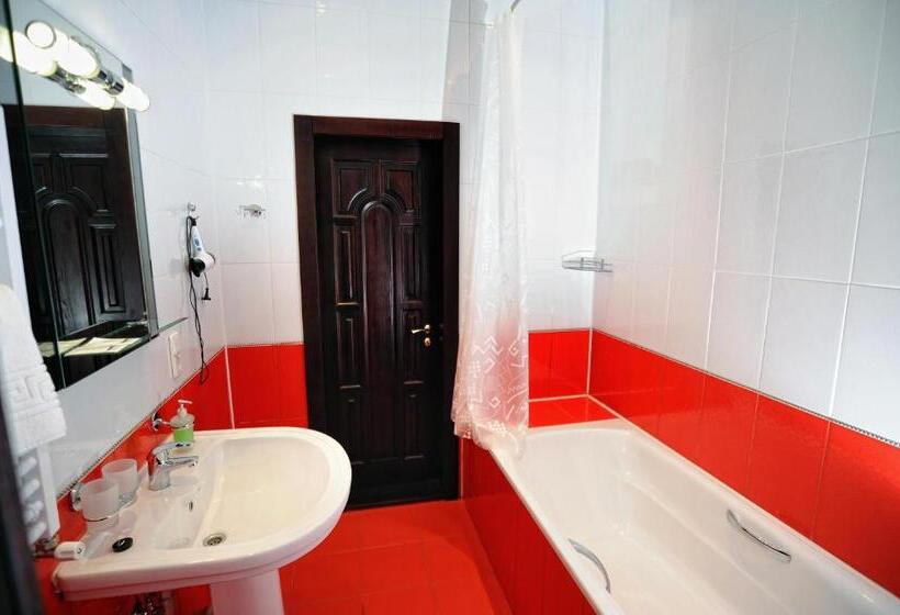 هتل срібний водограй