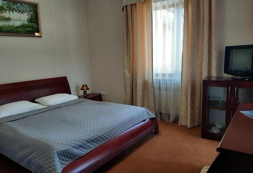 هتل срібний водограй