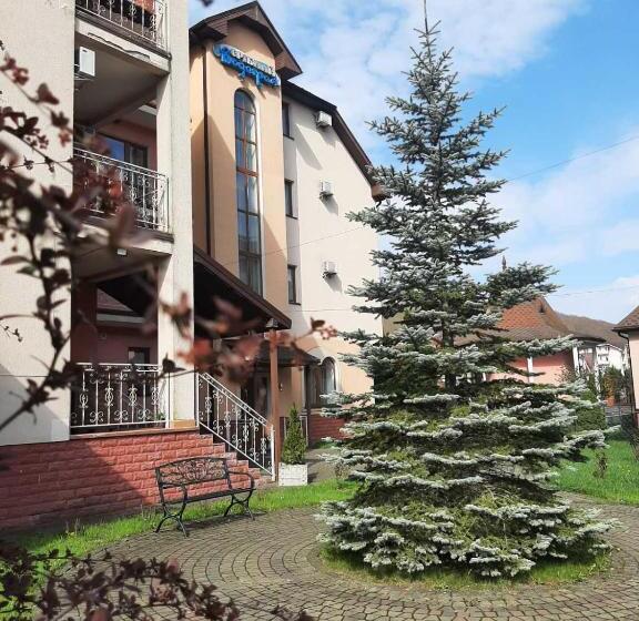 هتل срібний водограй