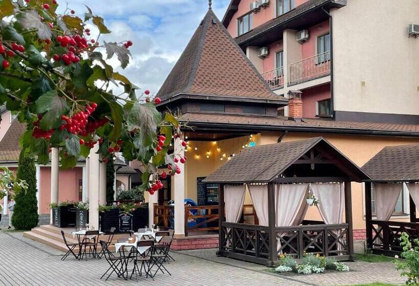 هتل срібний водограй