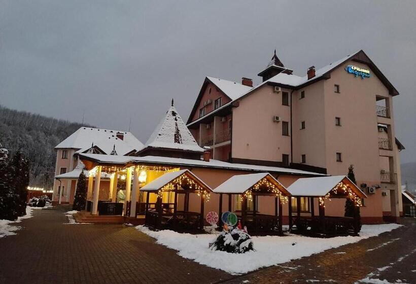 هتل срібний водограй