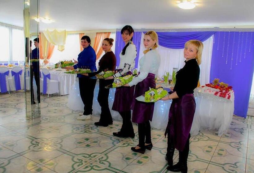 בית מלון כפרי 4 Seasons