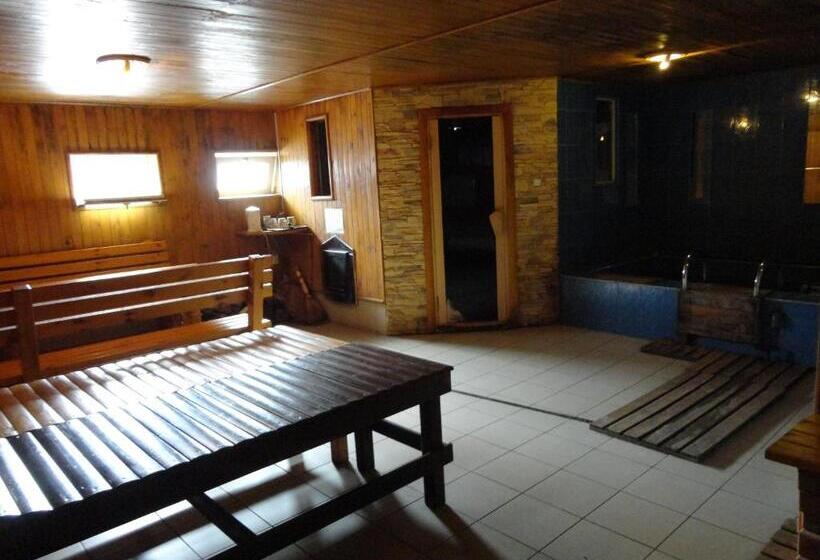 בית מלון כפרי 4 Seasons