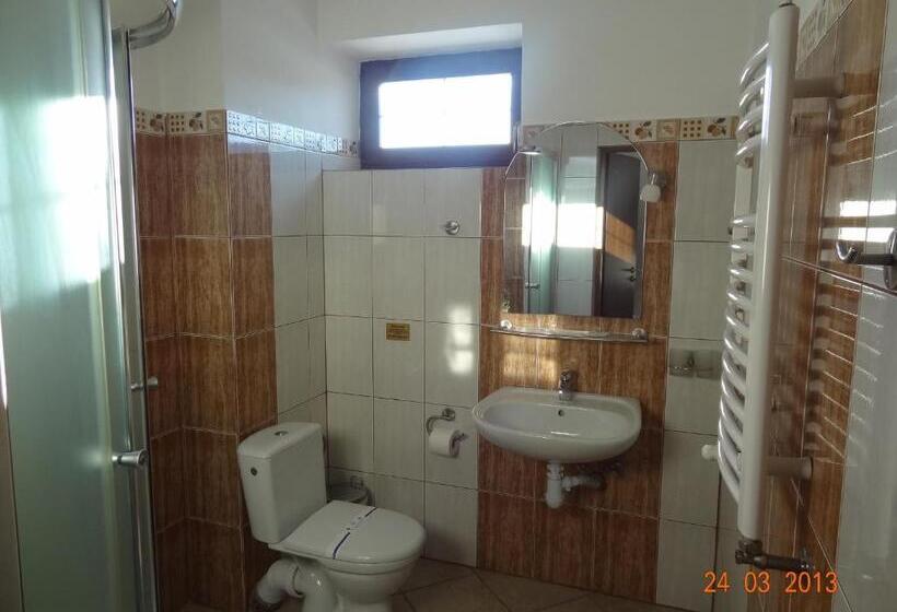 בית מלון כפרי Alpenhof Pansion