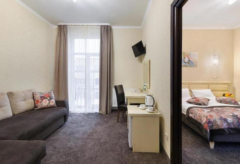 هتل Avalon Palace