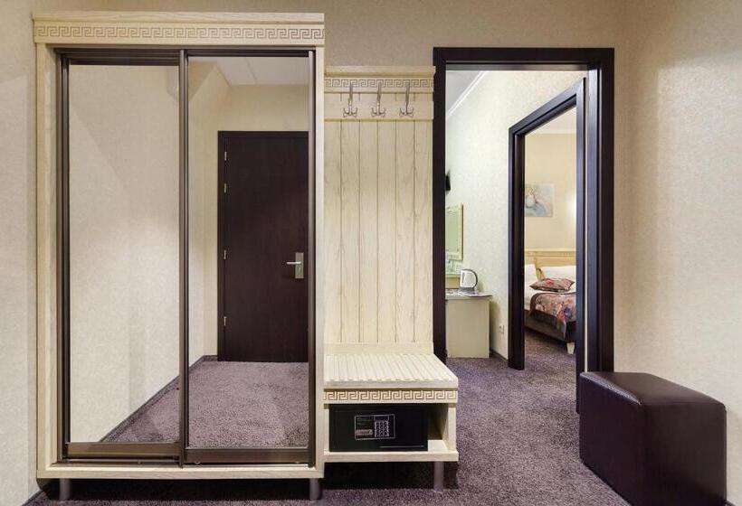 هتل Avalon Palace