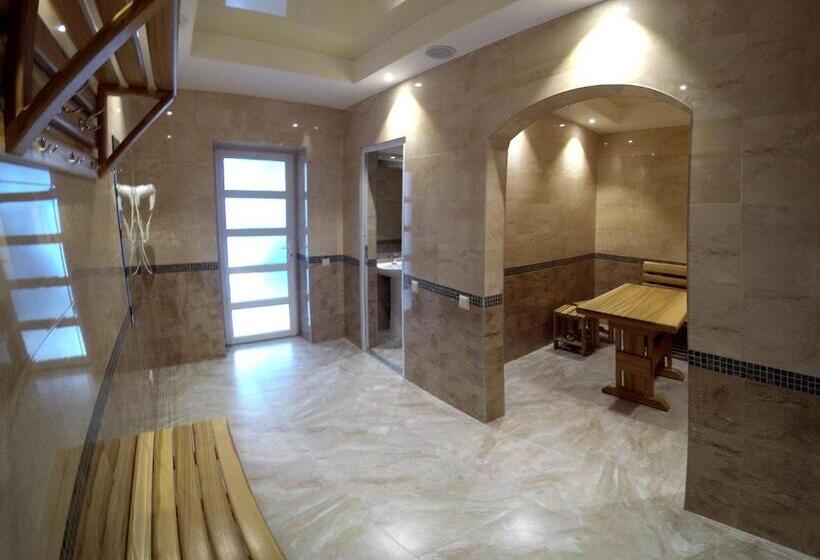 هتل Avalon Palace