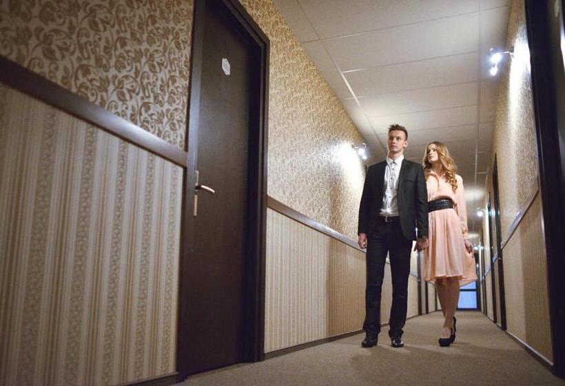 هتل Avalon Palace