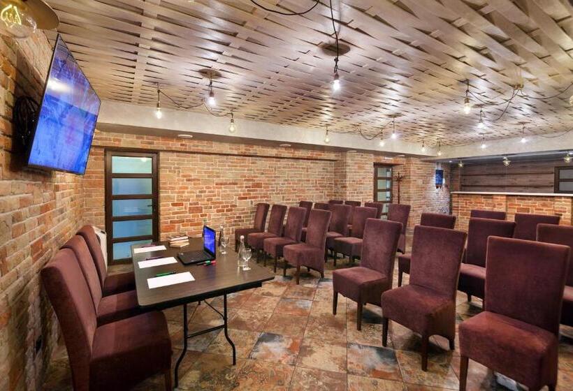 هتل Avalon Palace