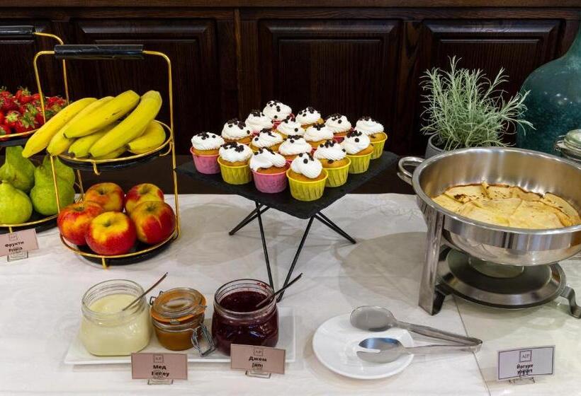 هتل Avalon Palace