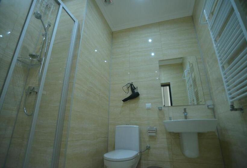 هتل Chernivtsi Arbat