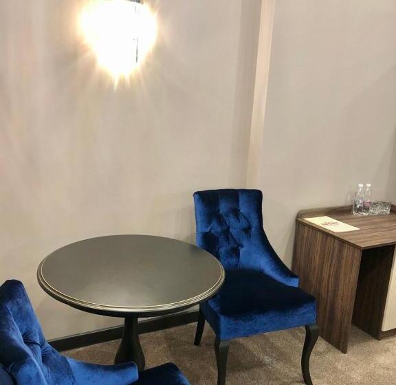 هتل Chernivtsi Arbat