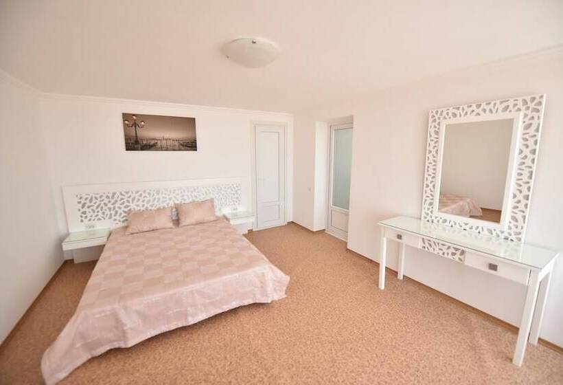 هتل Chernomorskiy