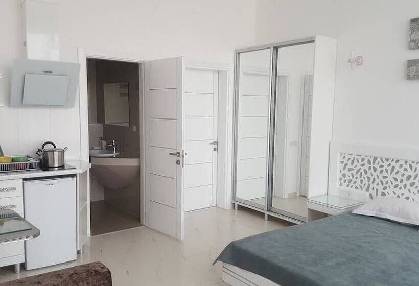 هتل Chernomorskiy