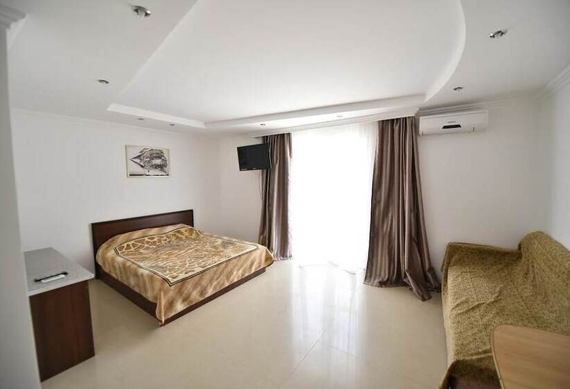 هتل Chernomorskiy