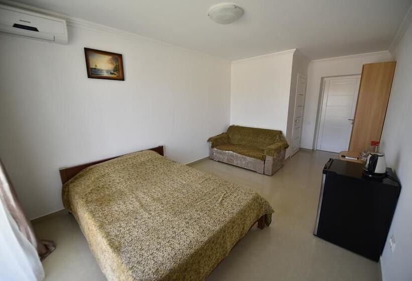 هتل Chernomorskiy