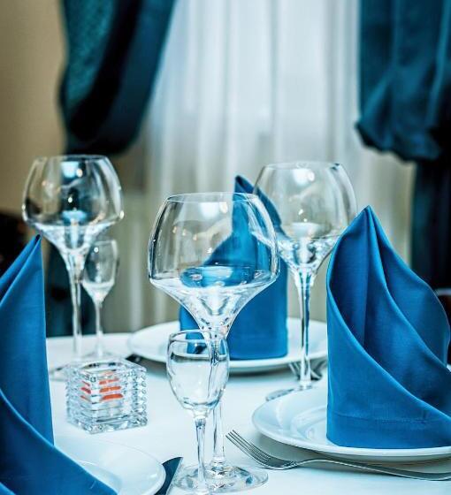 هتل Churchill Inn