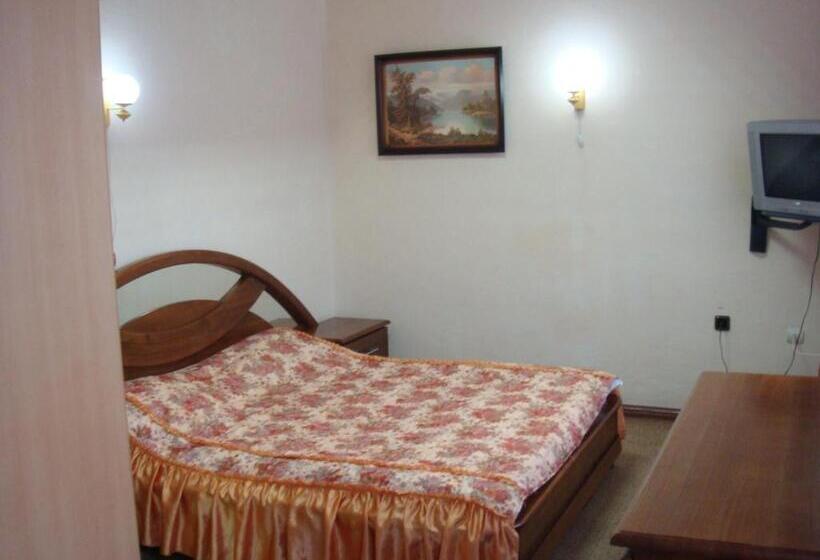 هتل Filvarki Centre