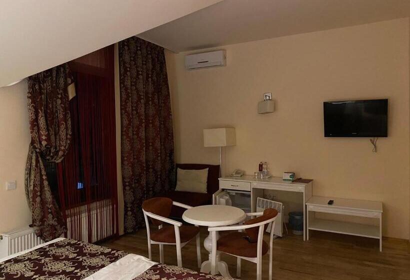 هتل Fontush Boutique