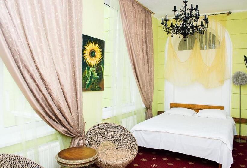 هتل Guest House De Rishelye