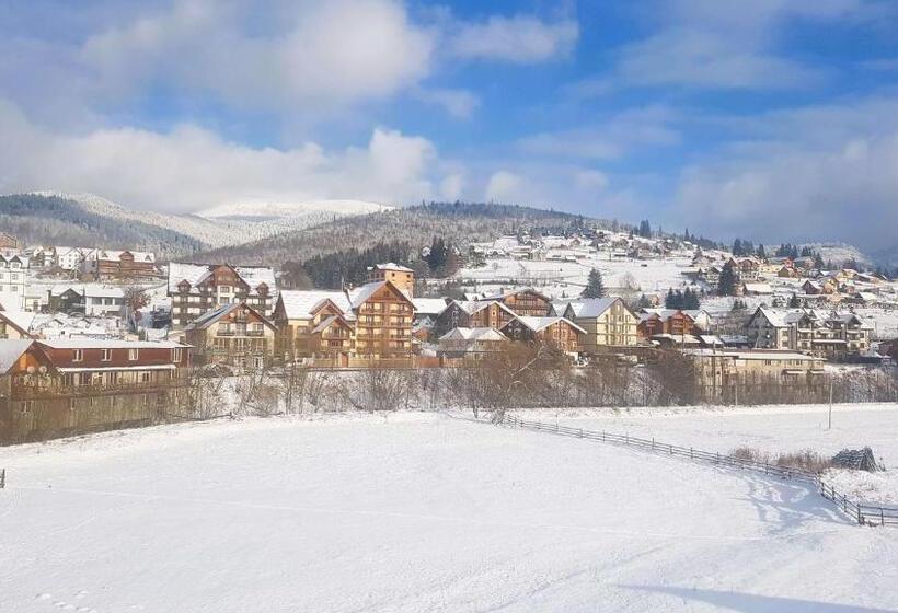 هتل Karpatski Zori