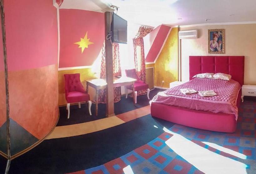 هتل Leoton Chernivtsi